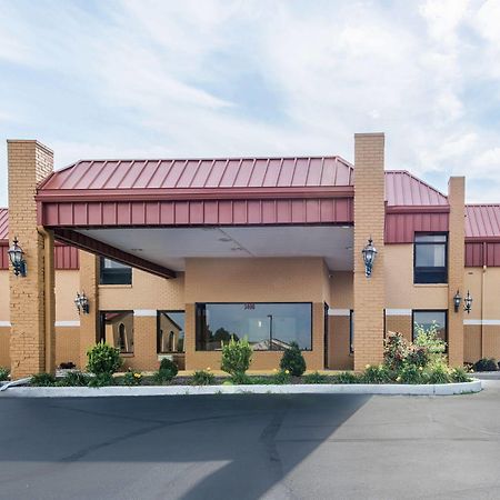 Cardinal Inn & Suites Muncie Eksteriør billede