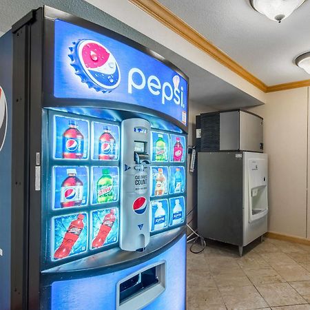 Cardinal Inn & Suites Muncie Eksteriør billede