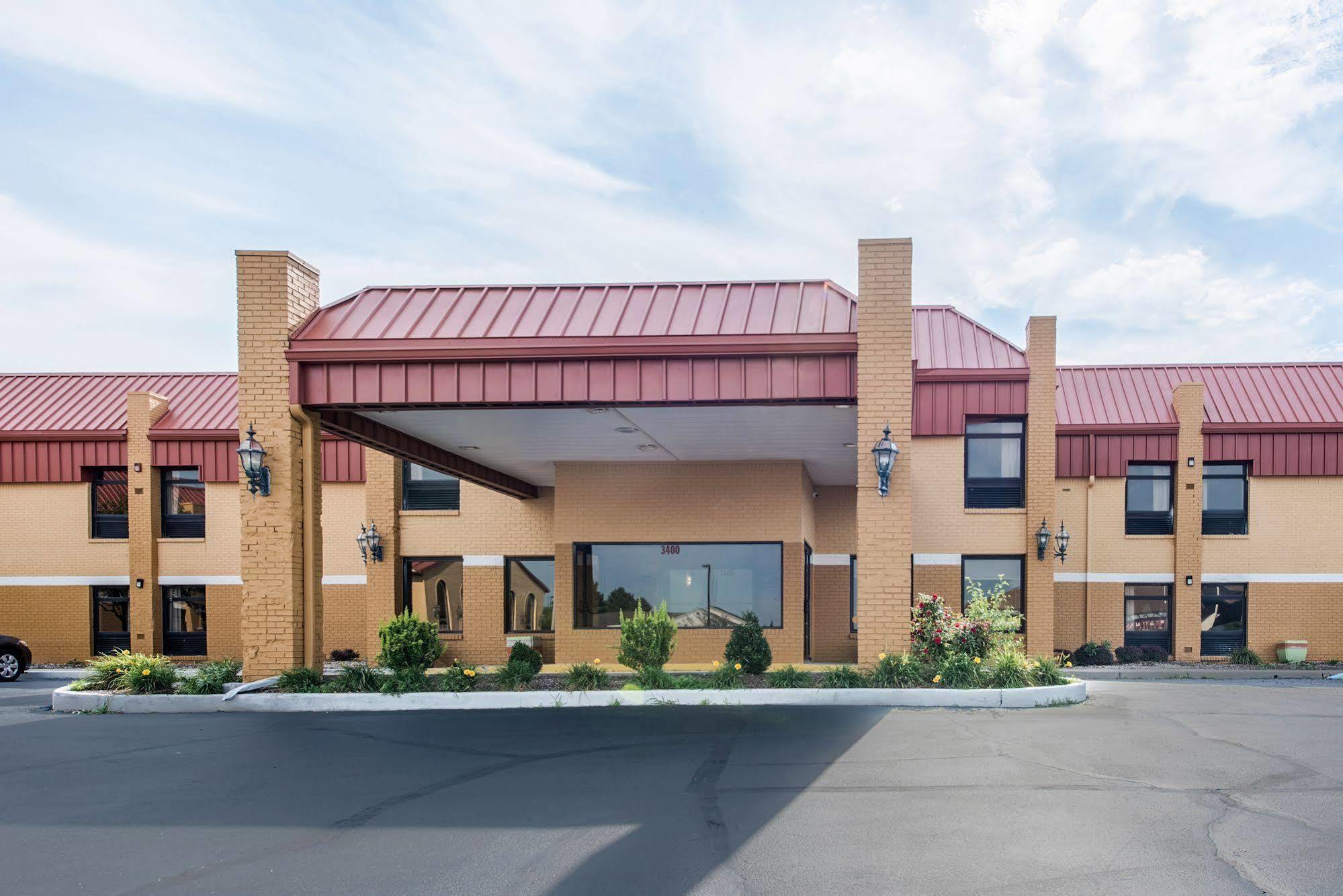 Cardinal Inn & Suites Muncie Eksteriør billede