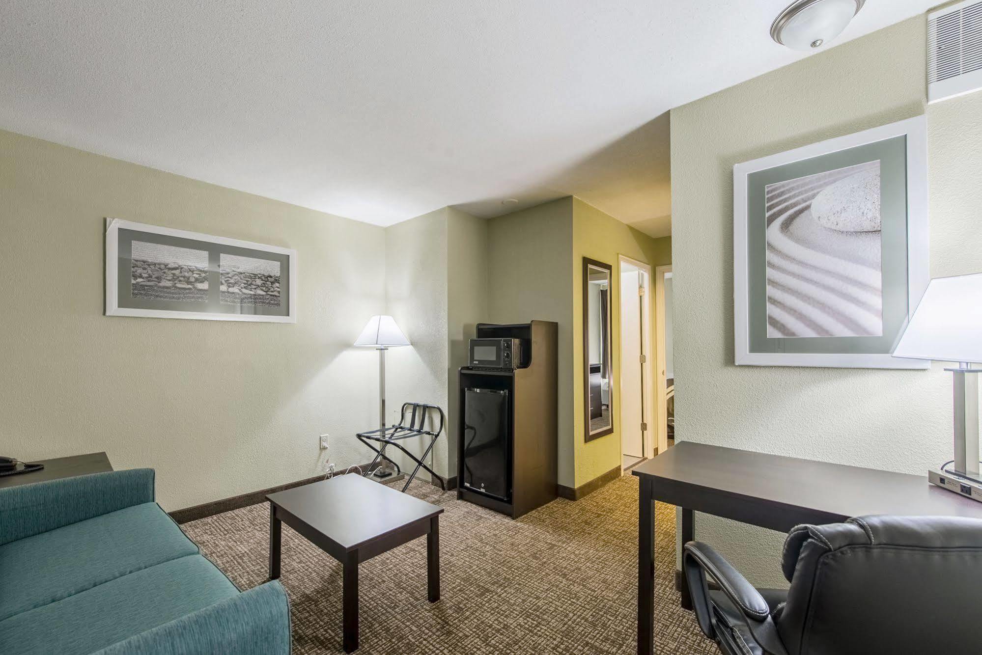 Cardinal Inn & Suites Muncie Eksteriør billede