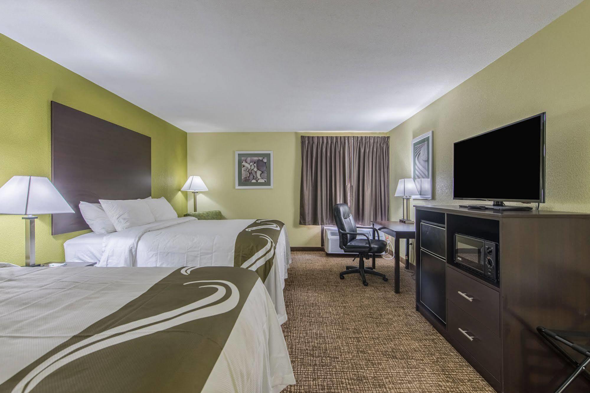 Cardinal Inn & Suites Muncie Eksteriør billede